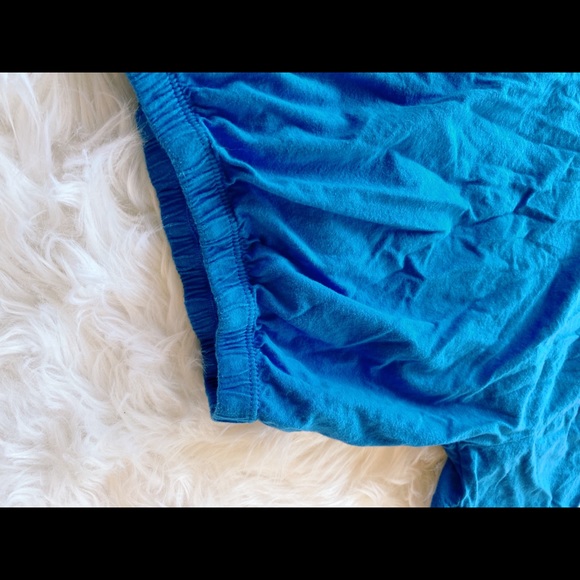 ⚡️SOLD⚡️Urban Outfitters Truly Madly Scrunch - Picture 3 of 4